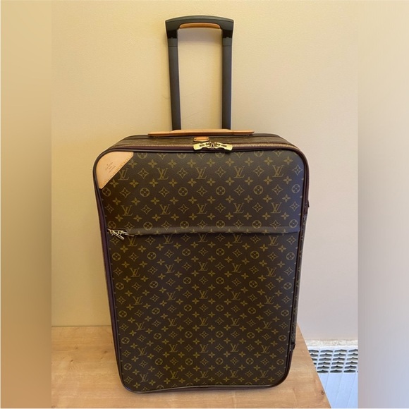 Authentic Louis Vuitton pegase 65 monogram suitcase - Picture 1 of 8